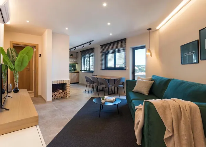 Oliva Welcoming Aparthotel 3*